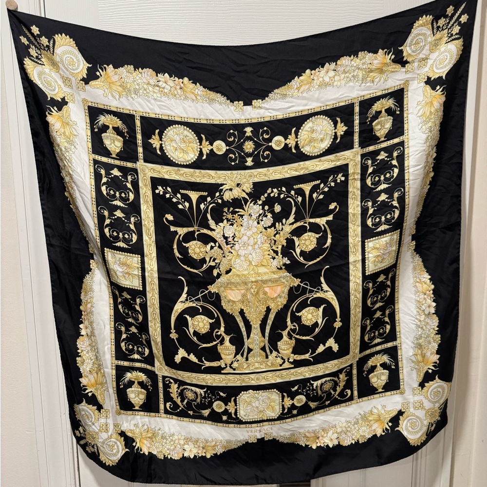 VERSACE SCARF